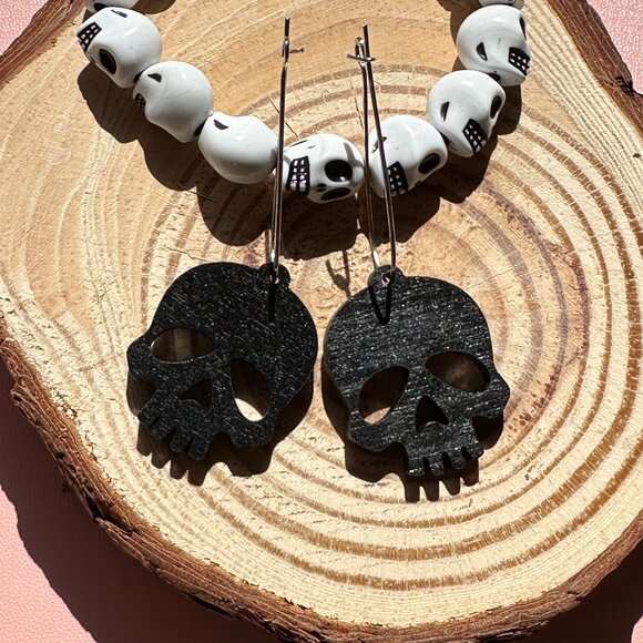 NEW Skelly Dangle Earrings - Picture 1 of 3